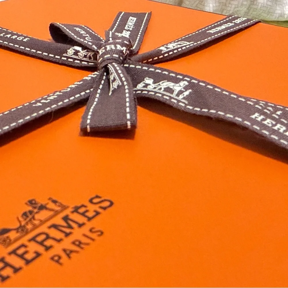 Brand New in Box Hermès Evelyne 23 bag - Picture 2 of 9
